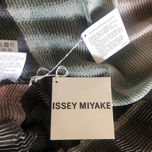 ISSEY MIYAKE Abstract Print Dress - Picture 8 of 8